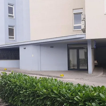 Studio Center *